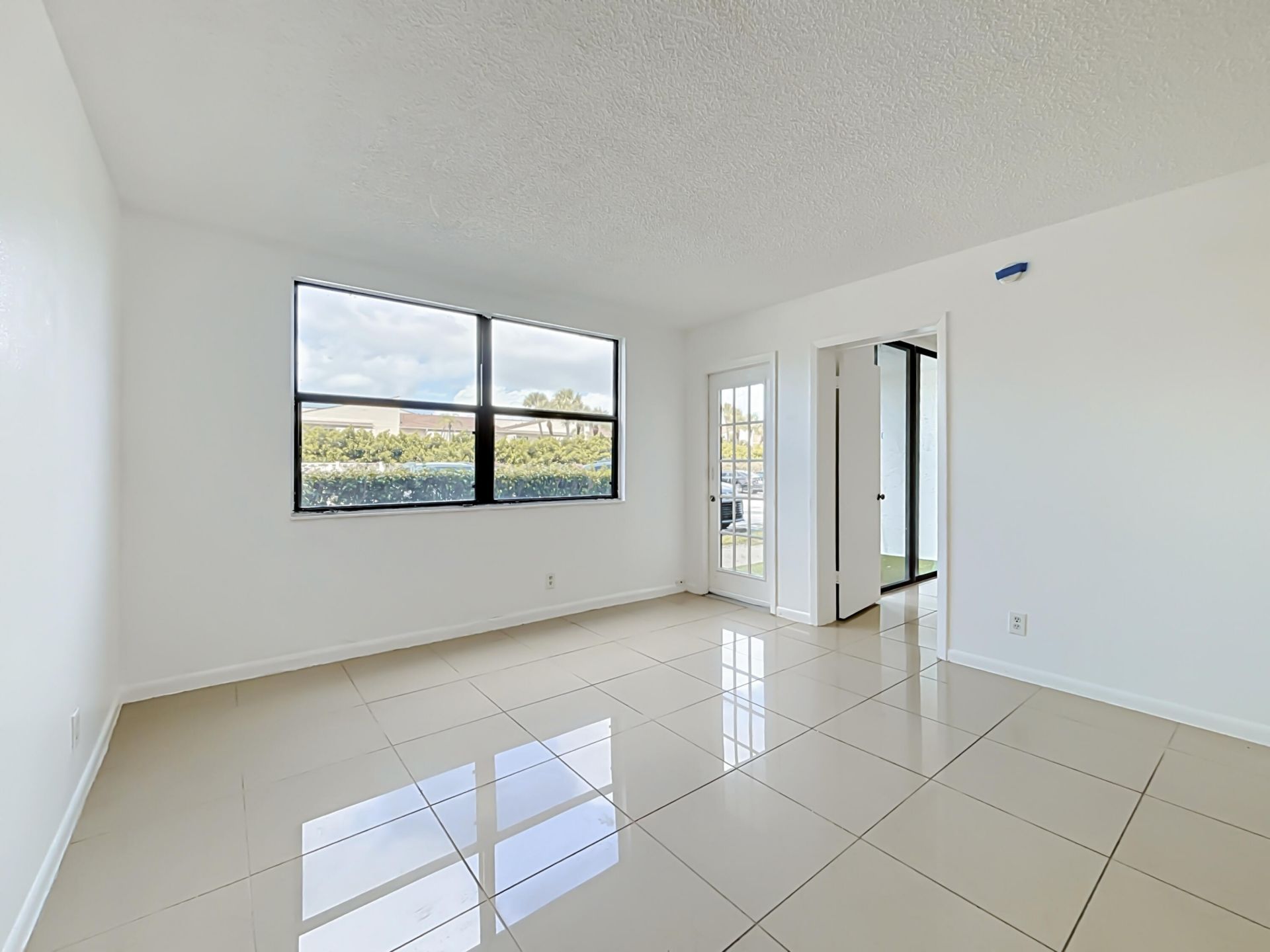 708 Executive Center Drive, Unit 12, West Palm Beach, FL 33401 Photo