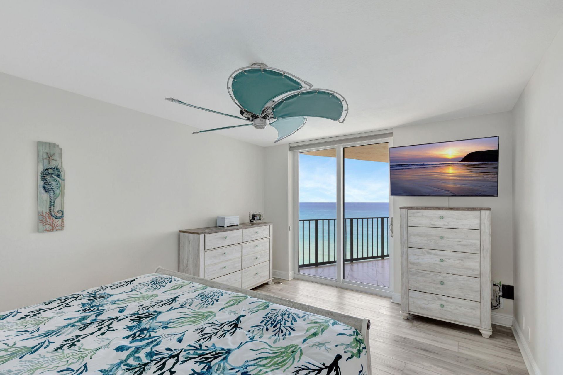 5420 N Ocean Drive, Unit 1401, Singer Island, FL 33404 Photo
