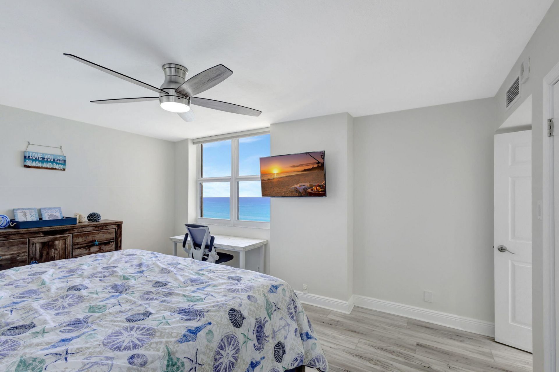 5420 N Ocean Drive, Unit 1401, Singer Island, FL 33404 Photo