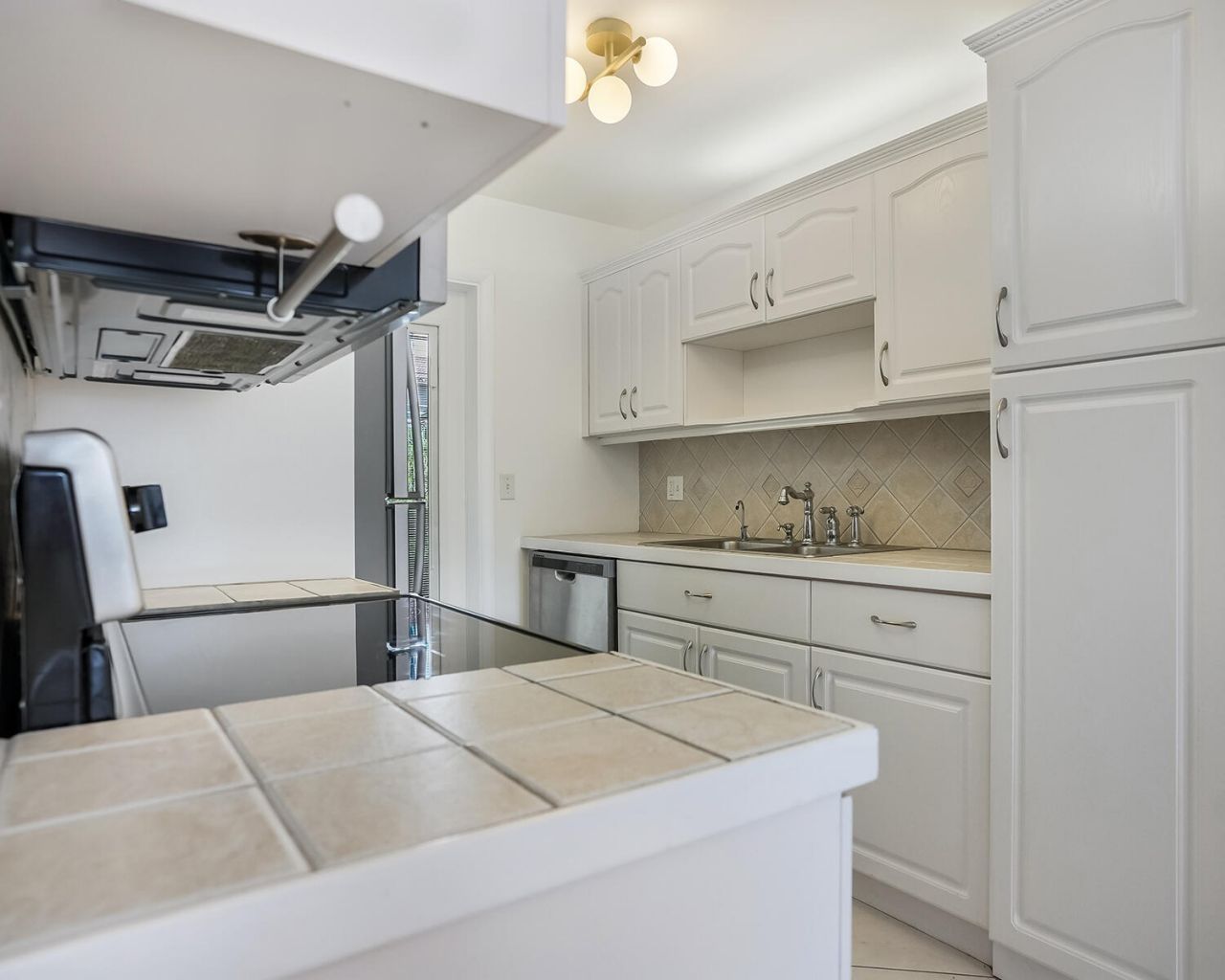 2600 Diana Drive, Unit 107, Hallandale Beach, FL 33009 Photo