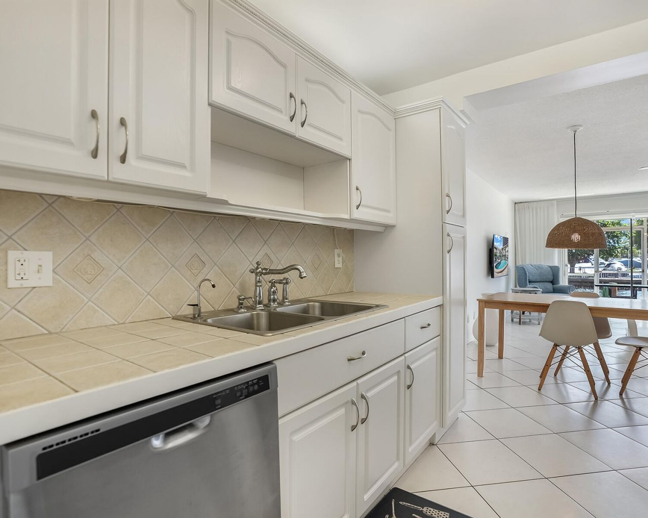 2600 Diana Drive, Unit 107, Hallandale Beach, FL 33009 Photo