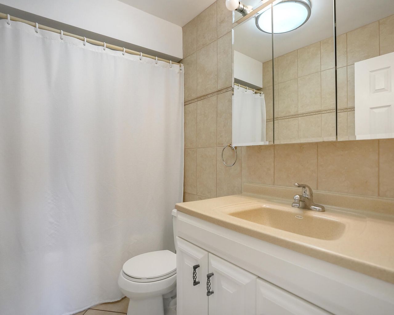2600 Diana Drive, Unit 107, Hallandale Beach, FL 33009 Photo
