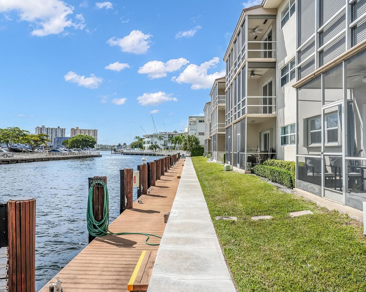 2600 Diana Drive, Unit 107, Hallandale Beach, FL 33009 Photo