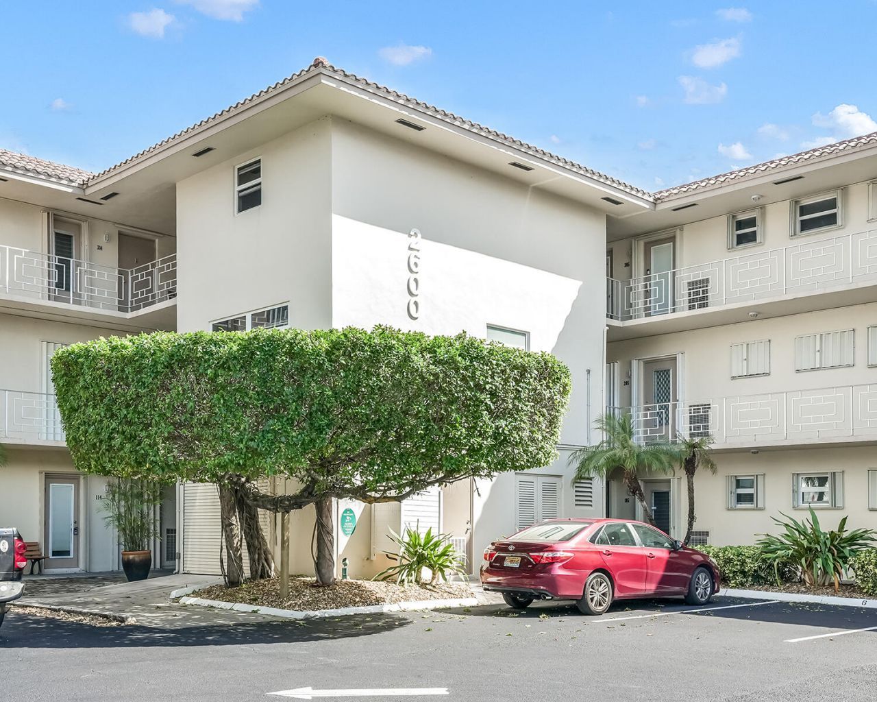 2600 Diana Drive, Unit 107, Hallandale Beach, FL 33009 Photo