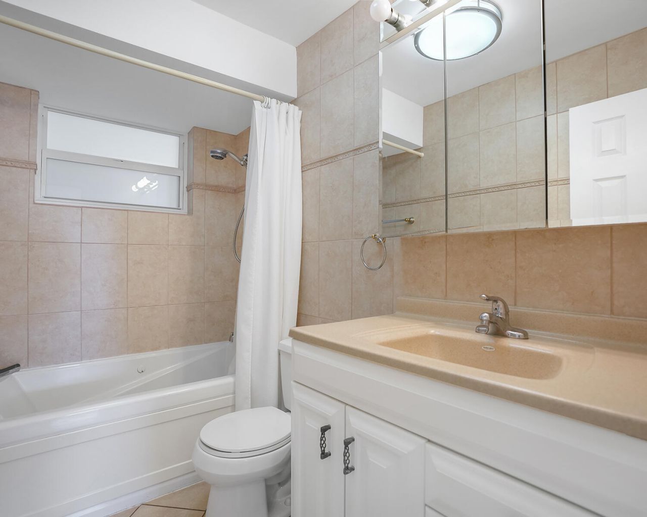2600 Diana Drive, Unit 107, Hallandale Beach, FL 33009 Photo