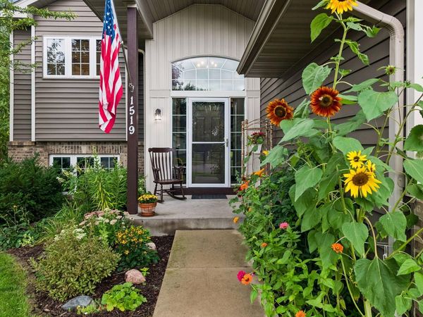 1519 Hidden Trail, Mayer, MN 55360