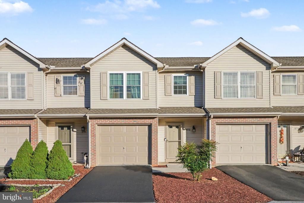 872 WOODRIDGE DRIVE , MIDDLETOWN, PA 17057