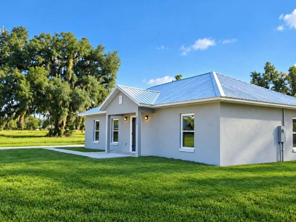 421 SE RAILROAD AVE, Live Oak, FL 32064