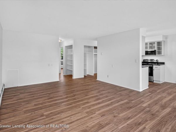 1043 Kimberly Drive, Lansing, MI 48912