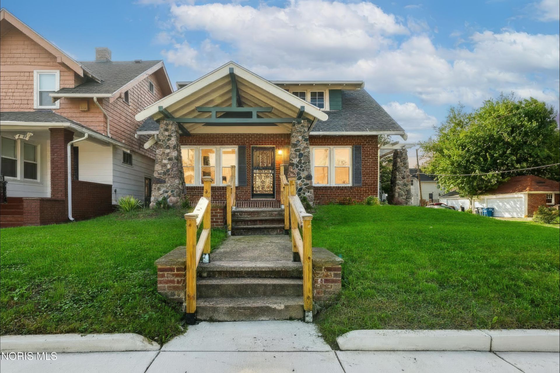 2053 Calumet Avenue, Toledo, OH 43607 Main Photo
