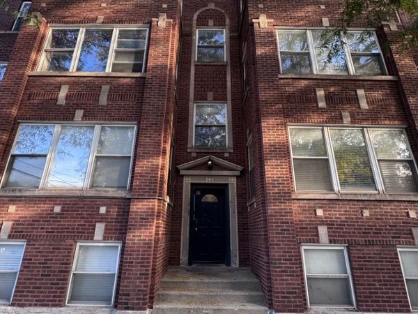 3110 W Belle Plaine Avenue , Unit 1, Chicago, IL 60618