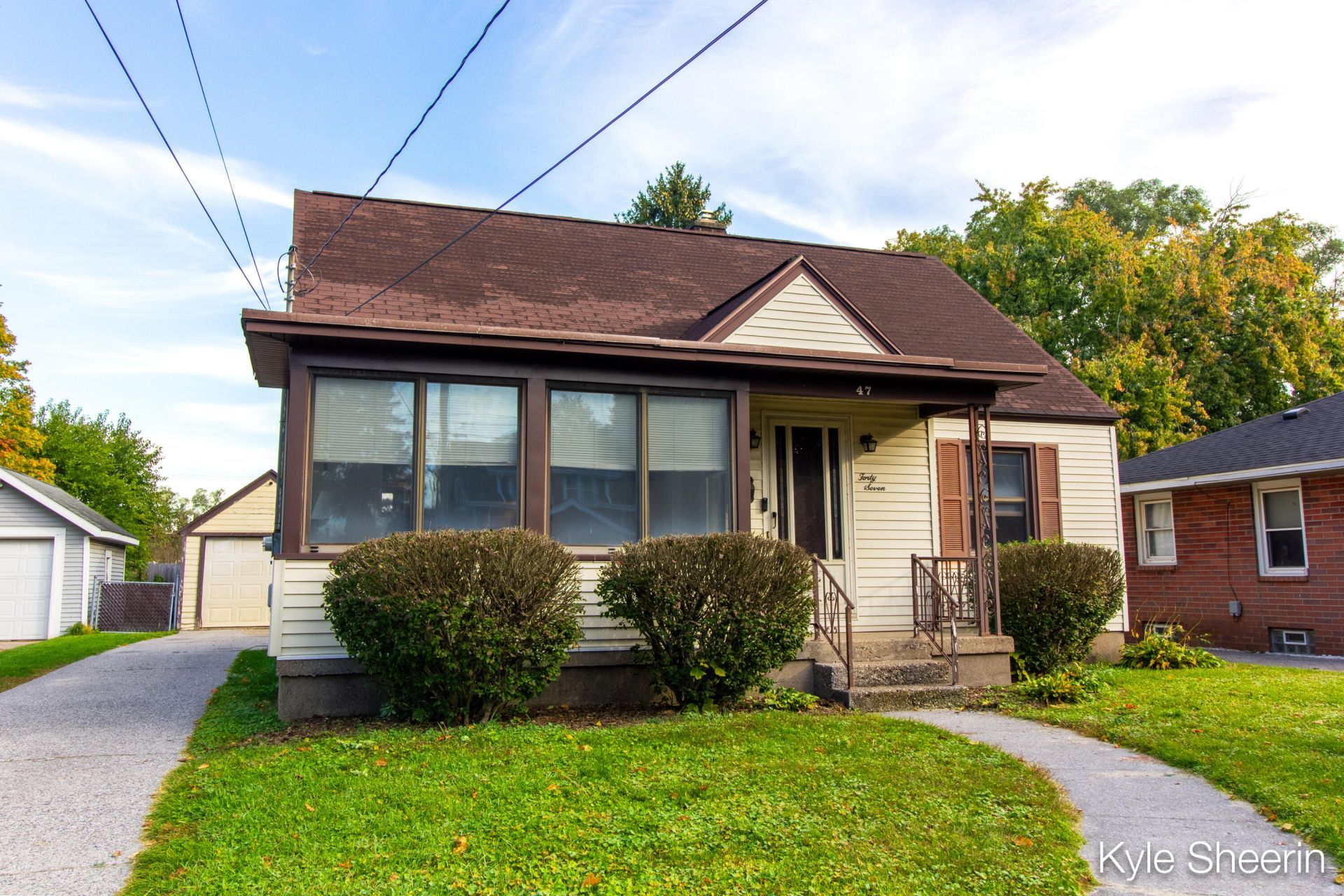 47 Farnham Street Se, Kentwood, MI 49548 Main Photo
