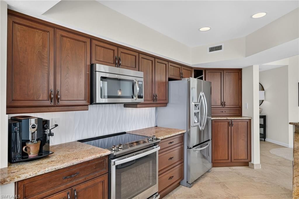 4255 Gulf Shore Blvd N, Unit 204, Naples, FL 34103 Photo