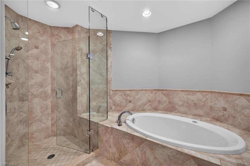 4255 Gulf Shore Blvd N, Unit 204, Naples, FL 34103 Photo