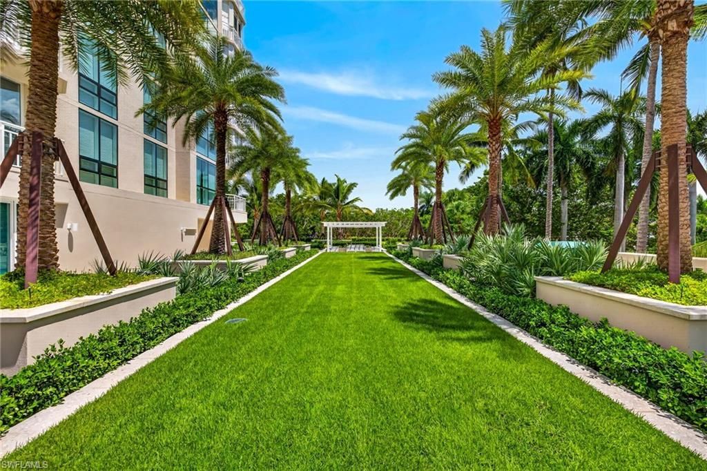 4255 Gulf Shore Blvd N, Unit 204, Naples, FL 34103 Photo