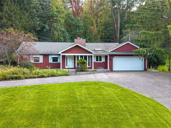 34 Little Spring , Fairport, NY 14450