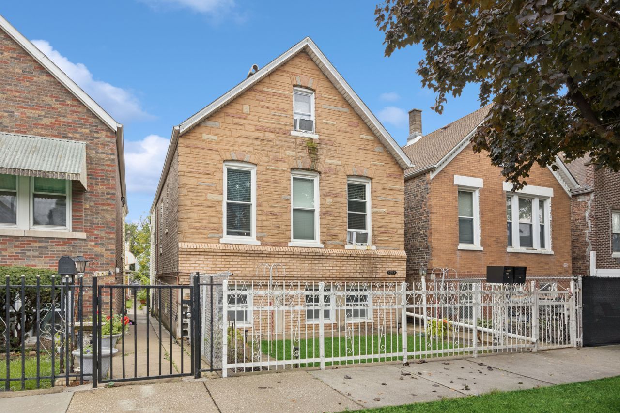 3037 S Saint Louis Avenue, Chicago, IL 60623 Main Photo
