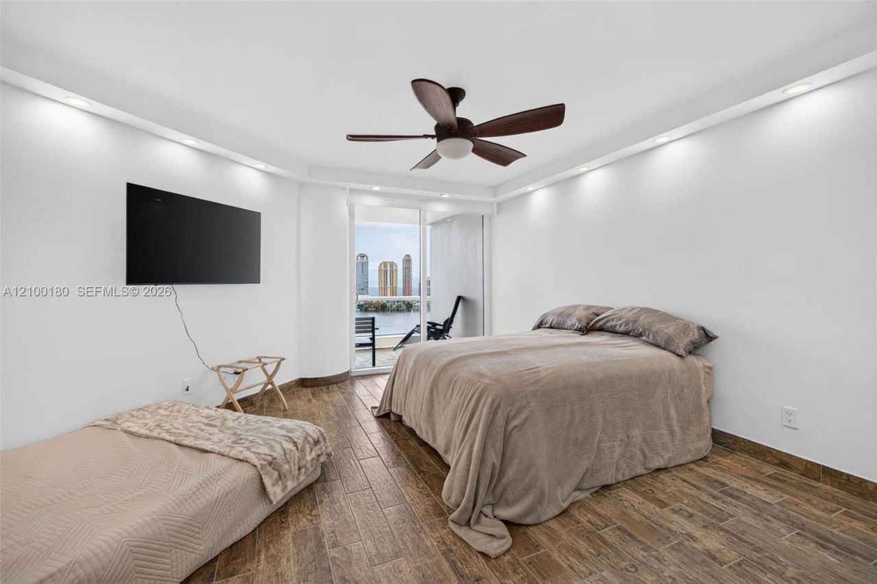 7000 Island Blvd , Unit 2409-2410, Aventura, FL 33160 Photo