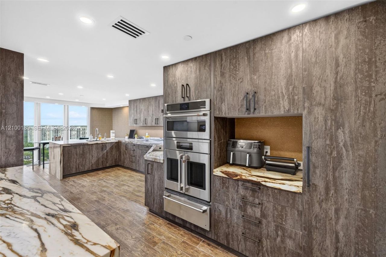 7000 Island Blvd , Unit 2409-2410, Aventura, FL 33160 Photo