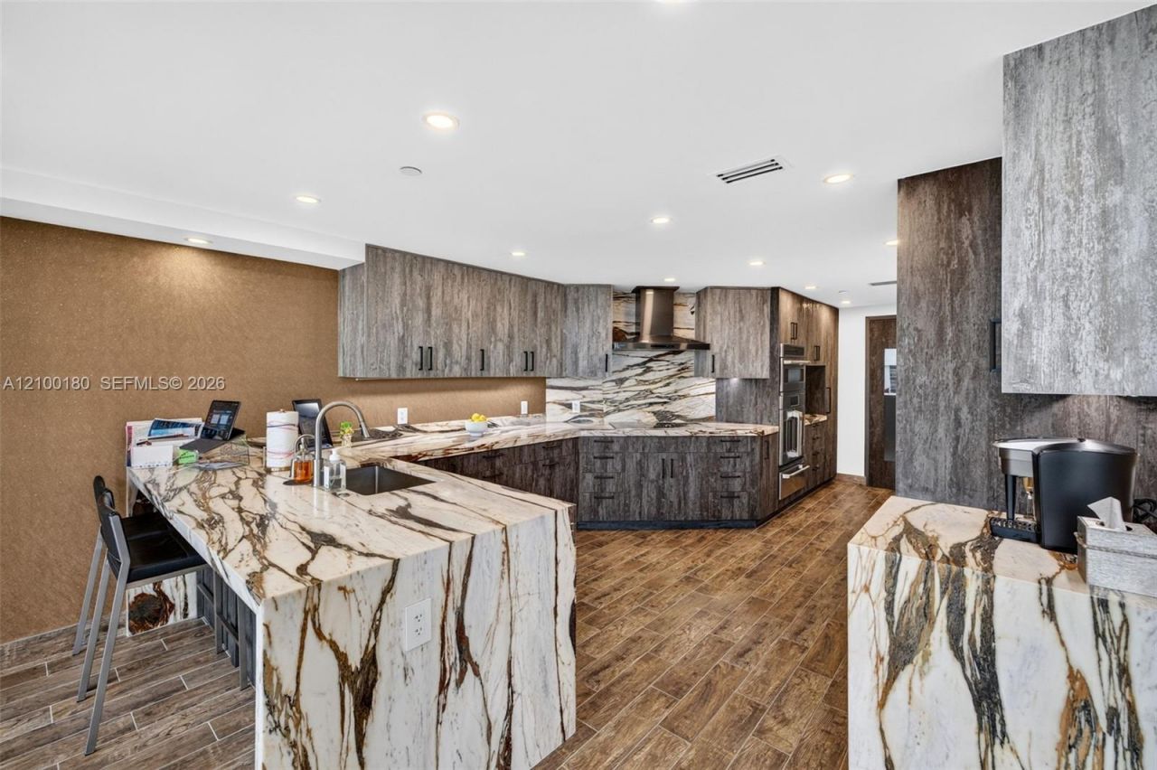 7000 Island Blvd , Unit 2409-2410, Aventura, FL 33160 Photo