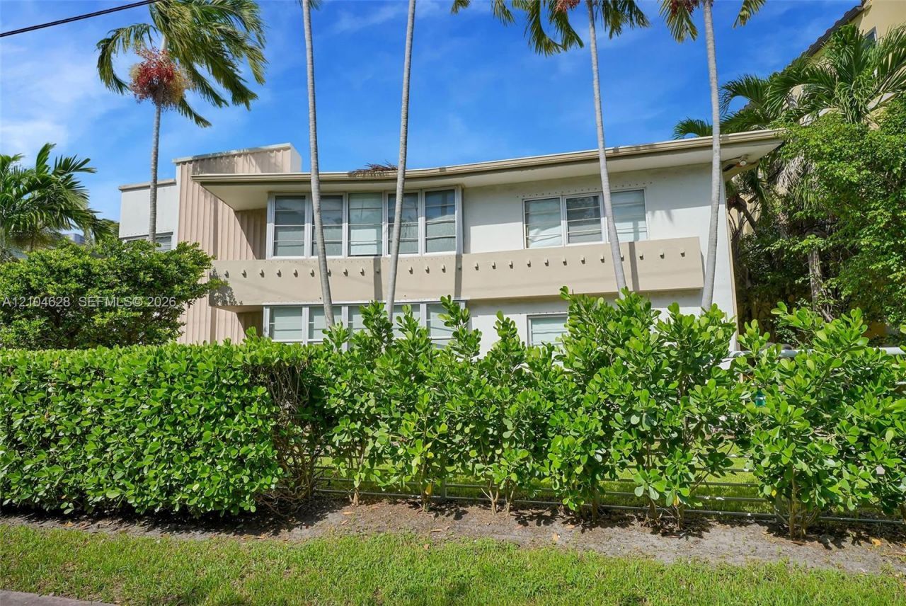 4800 Pine Tree Dr, Unit 101, Miami Beach, FL 33140 Photo