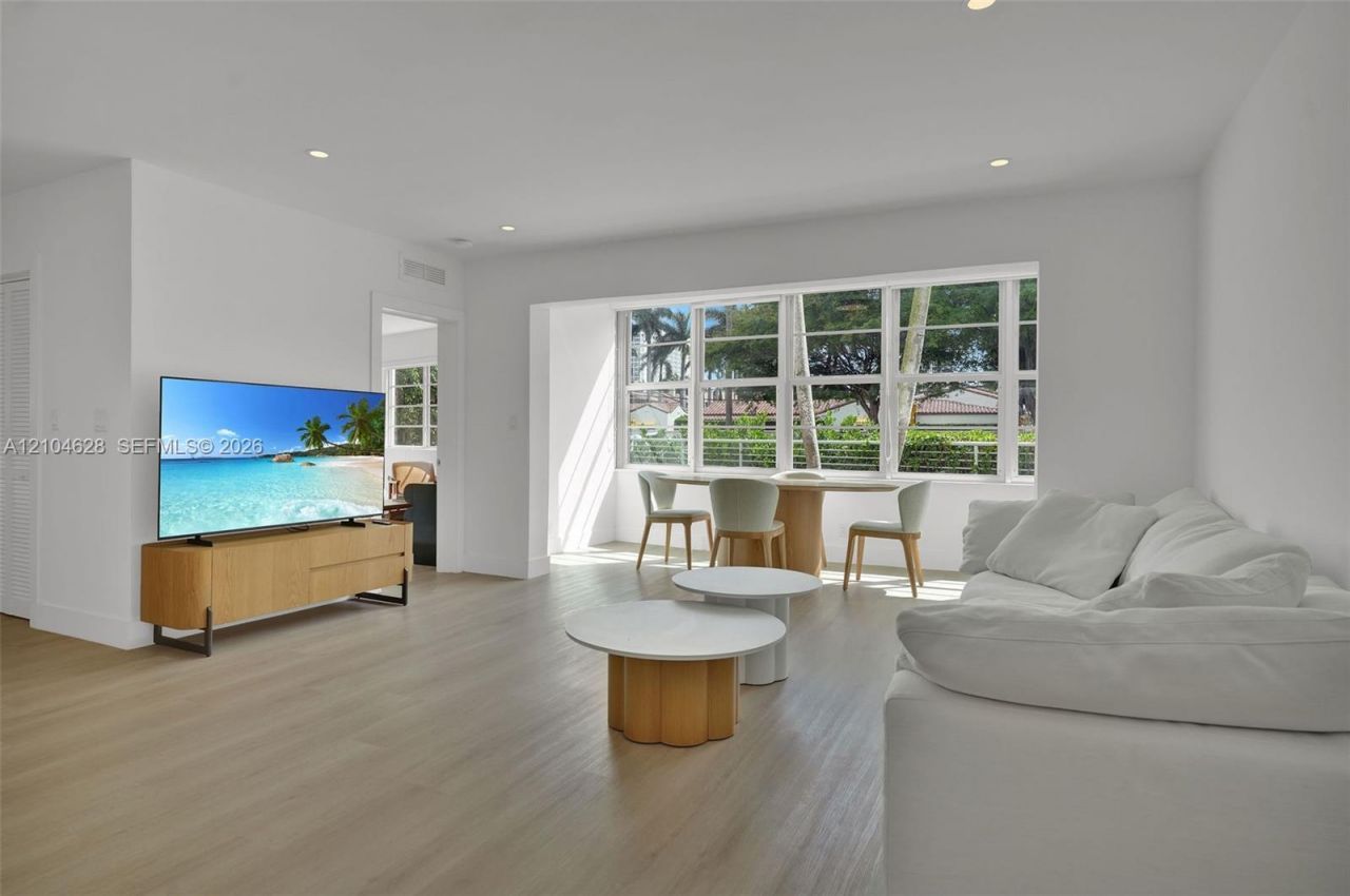 4800 Pine Tree Dr, Unit 101, Miami Beach, FL 33140 Photo