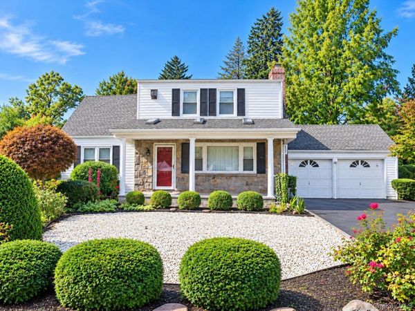 15 Sherwood Road , Glen Cove, NY 11542