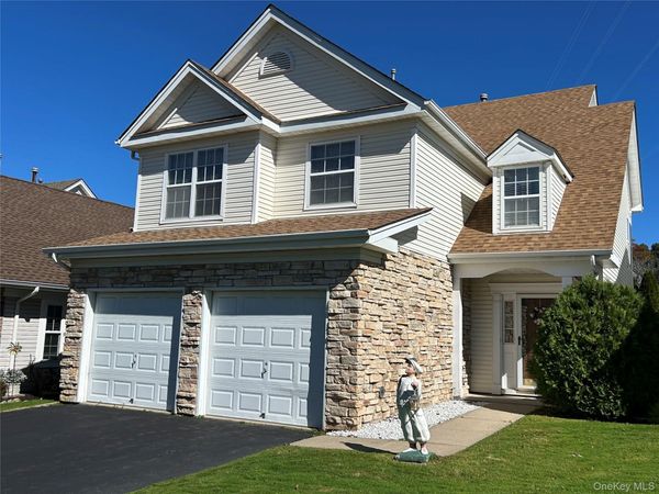 33 Perri Circle , Middle Island, NY 11953