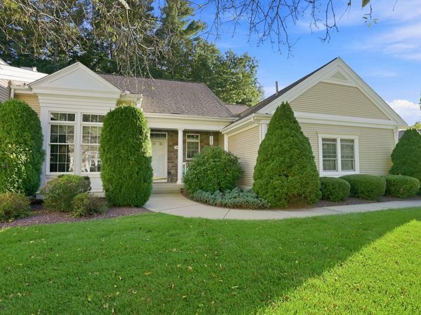 54 High Pine Cir, Unit 54, Wilbraham, MA 01095