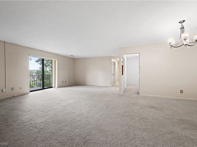 550 Tollis Parkway, Unit 307, Broadview Heights, OH 44147 Photo 2