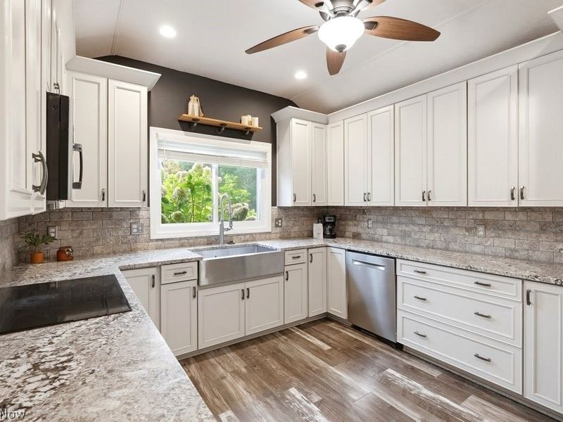 11276 Guinevere Drive, Newbury, OH 44065 Photo 9