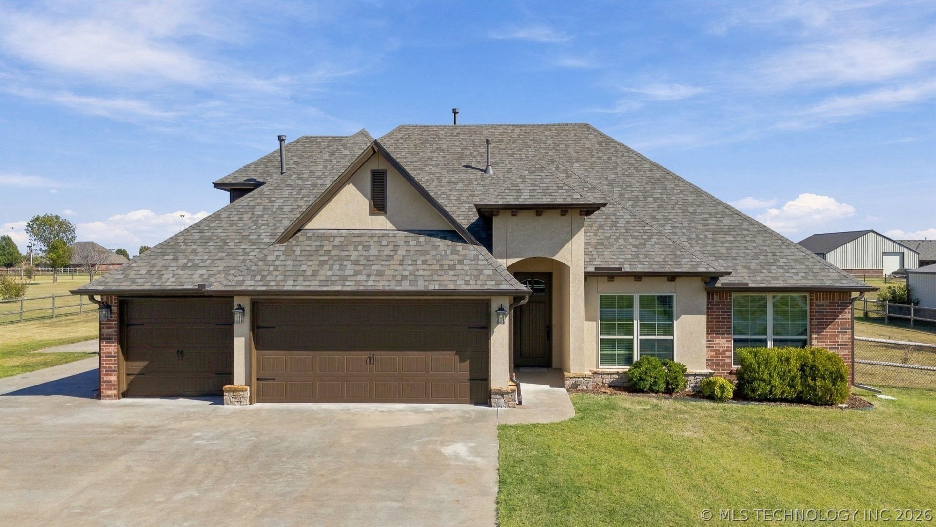 14363 N Sandstone Avenue, Skiatook, OK 74070 Main Photo