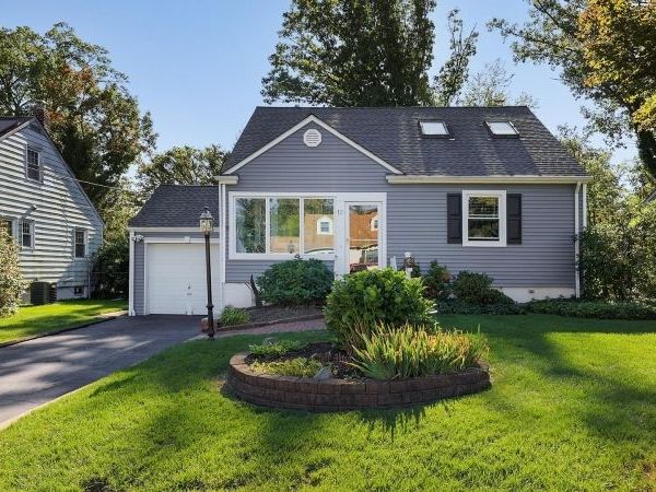 15 Waverly Pl, Cranford, NJ 07016