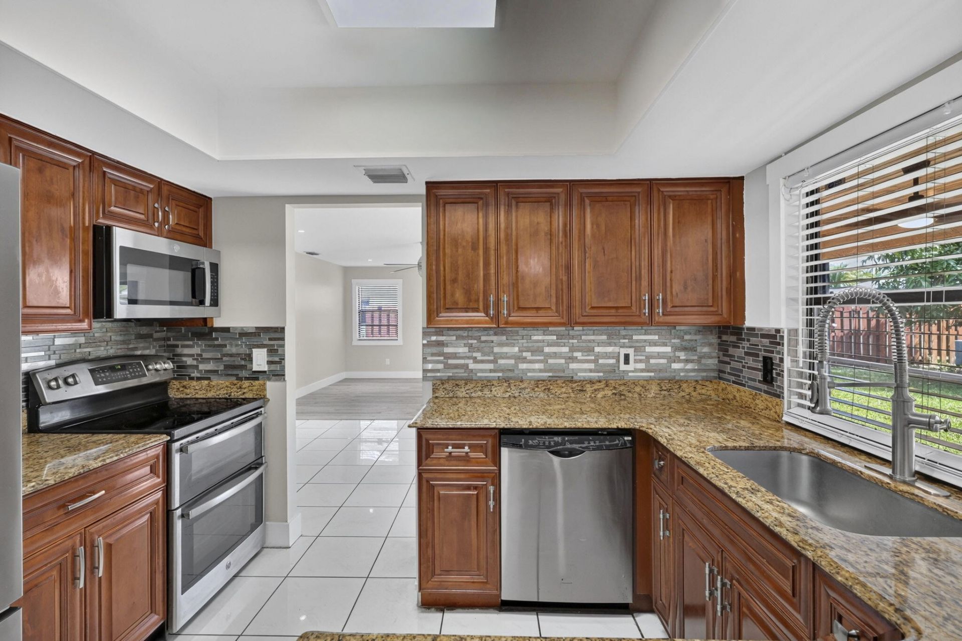 2523 Doral Way, Riviera Beach, FL 33407 Photo