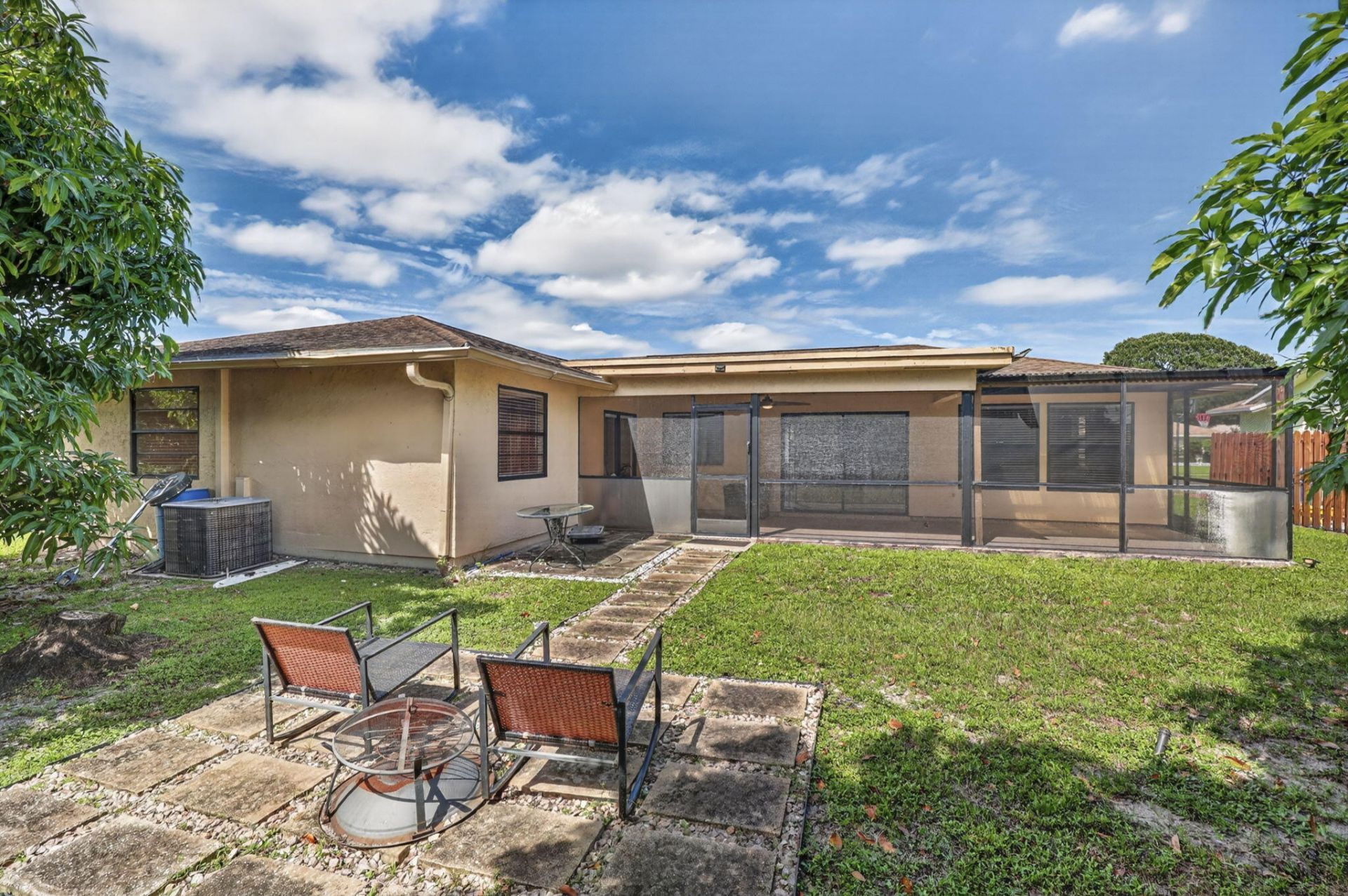 2523 Doral Way, Riviera Beach, FL 33407 Photo