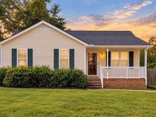 726 Donna Ct, Clarksville, TN 37042