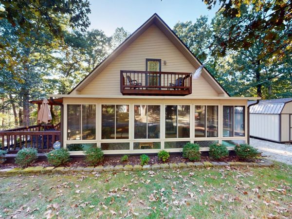 140 Powell Dr , Springville, TN 38256