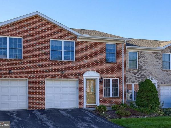 3564 MARK DRIVE , YORK, PA 17402
