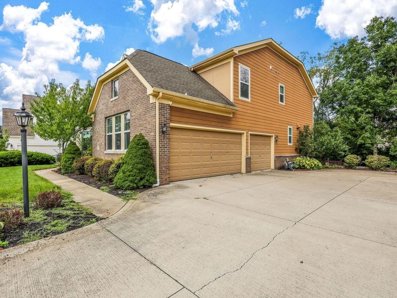 4378 Yellow Wood Drive, Dublin, OH 43016 Photo 2