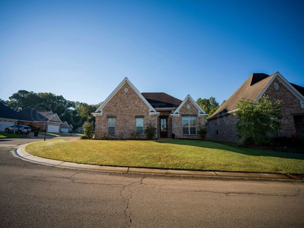 322 Leigh Lane, Starkville, MS 39759