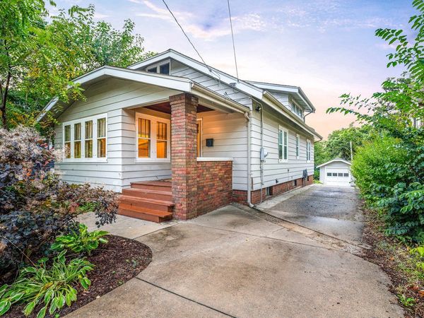 712 Paris Avenue , Rockford, IL 61107