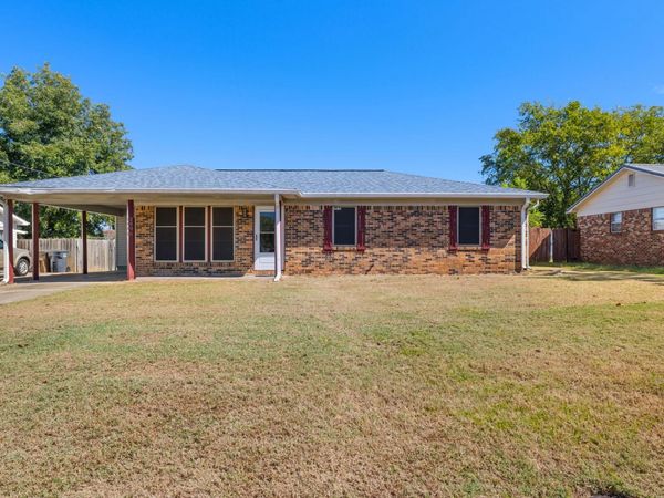 2906 Leighsdale Ave SW, Decatur, AL 35603