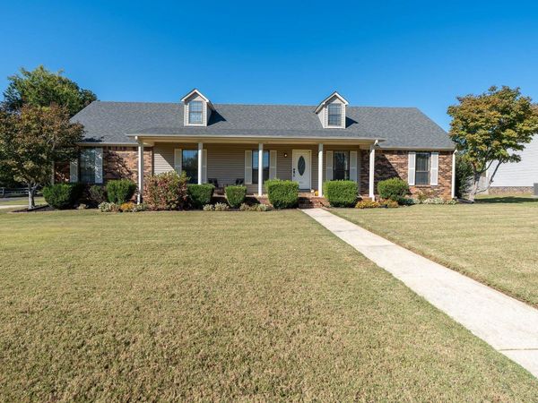 201 Hawksberry Ln, Florence, AL 35633