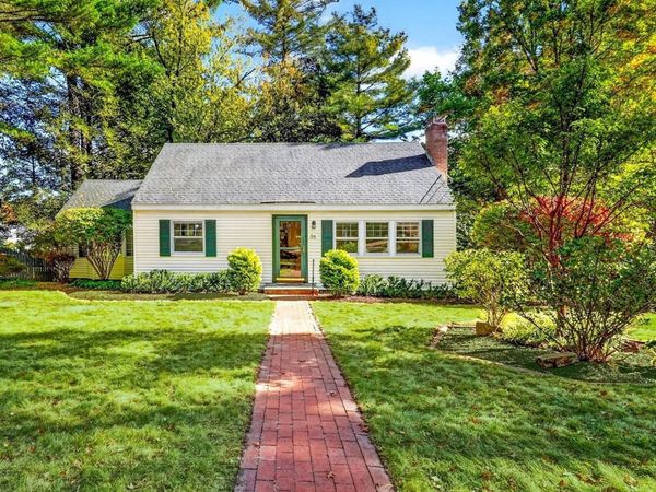 35 Mohawk Dr, Acton, MA 01720
