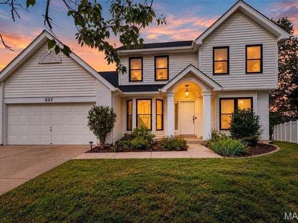 807 Kylewood Place , Ballwin, MO 63021