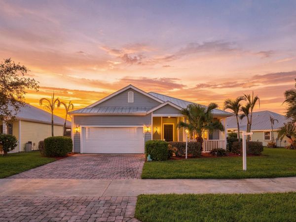 615 NE Canoe Park Circle, Port St. Lucie, FL 34983