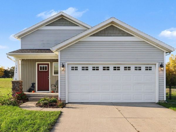 1698 Trent Ridge Court NE, Cedar Springs, MI 49319