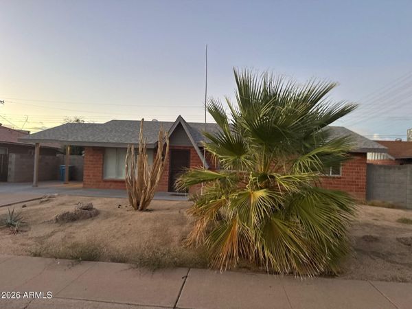 3708 W BERRIDGE Lane, Phoenix, AZ 85019