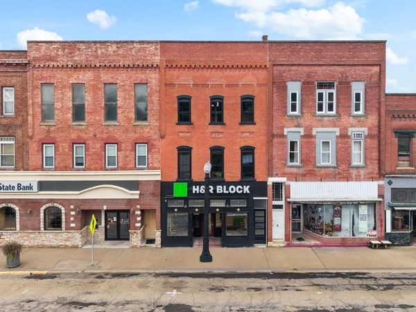 305 Main Street , Savanna, IL 61074