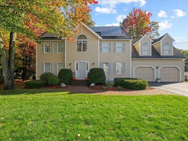 38 Hemlock Dr, Northborough, MA 01532